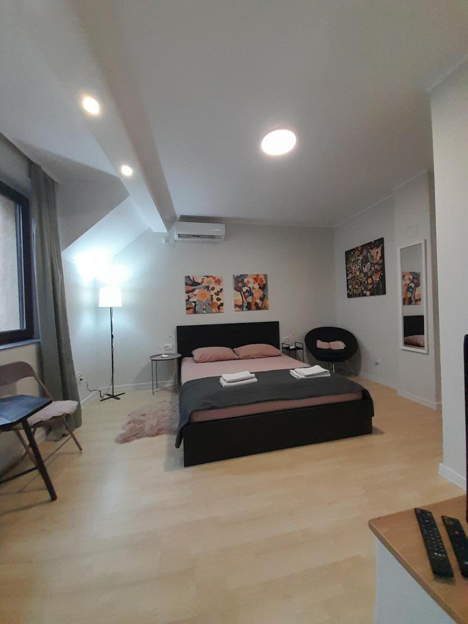 דירות סובוטיקה Cool & Cozy Center מראה חיצוני תמונה